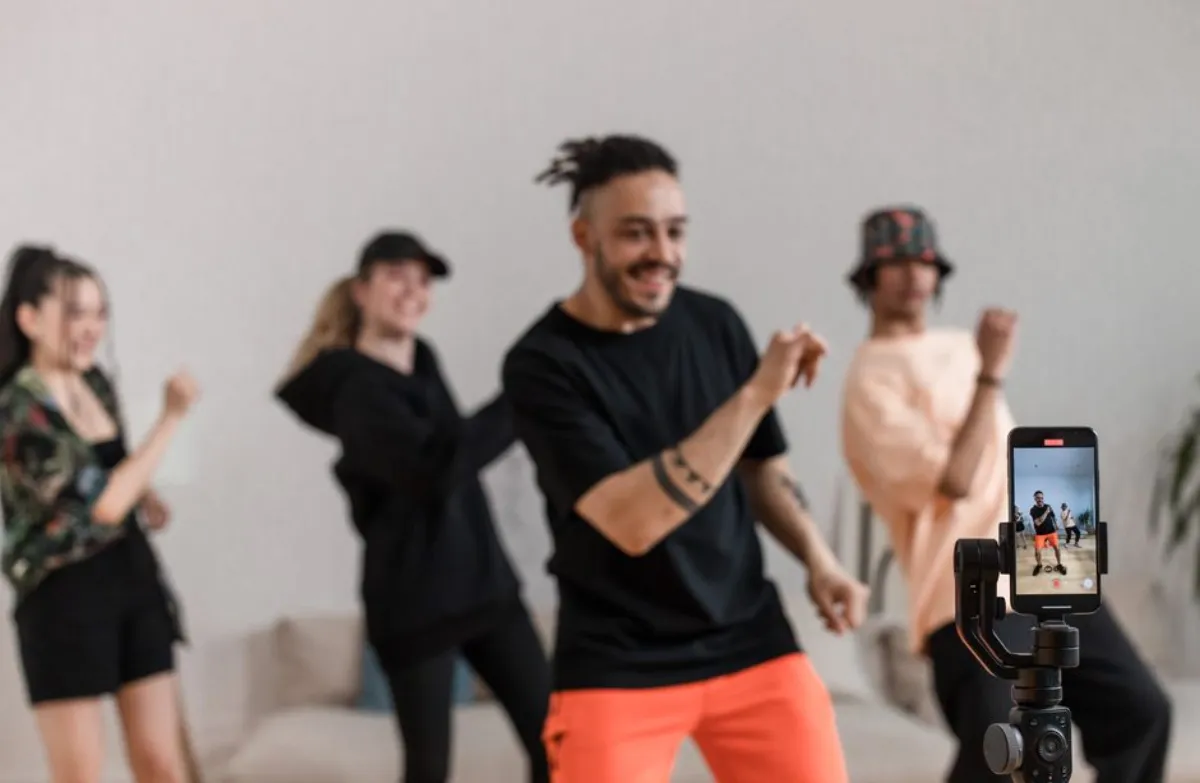 livestream dance